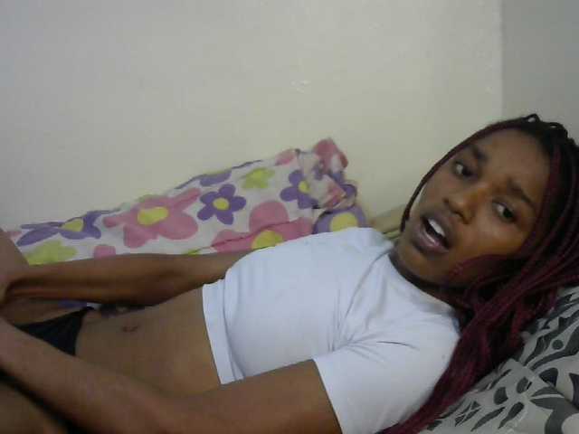 Truegirl2 live cam on BongaCams