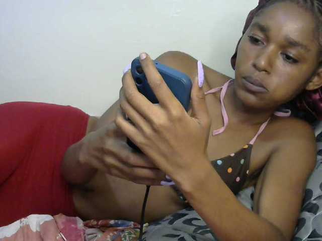 Truegirl2 live cam on BongaCams