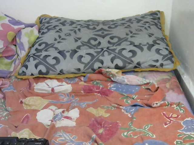Truegirl2 live cam on BongaCams