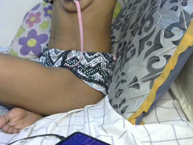 Truegirl2 live cam on BongaCams