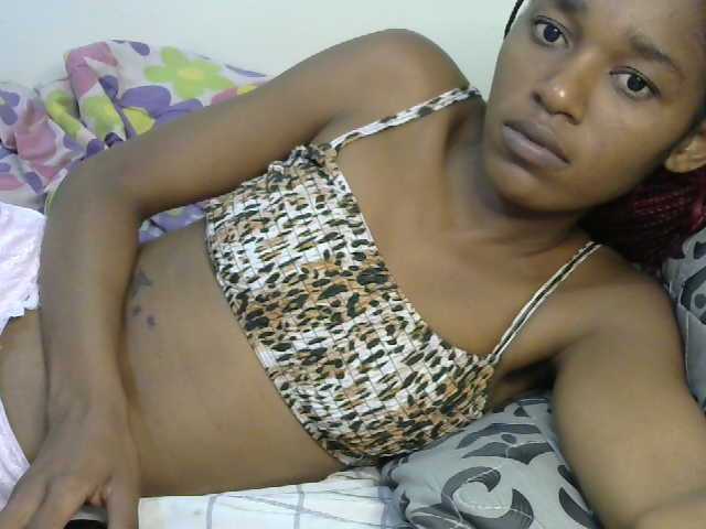 Truegirl2 live cam on BongaCams