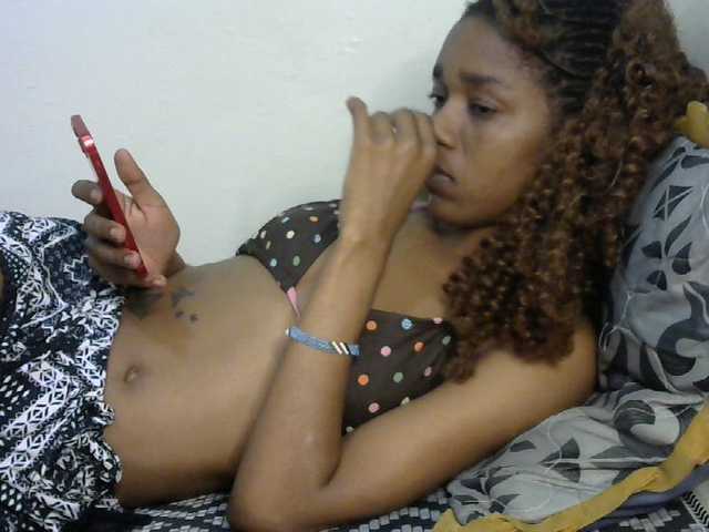 Truegirl2 live cam on BongaCams