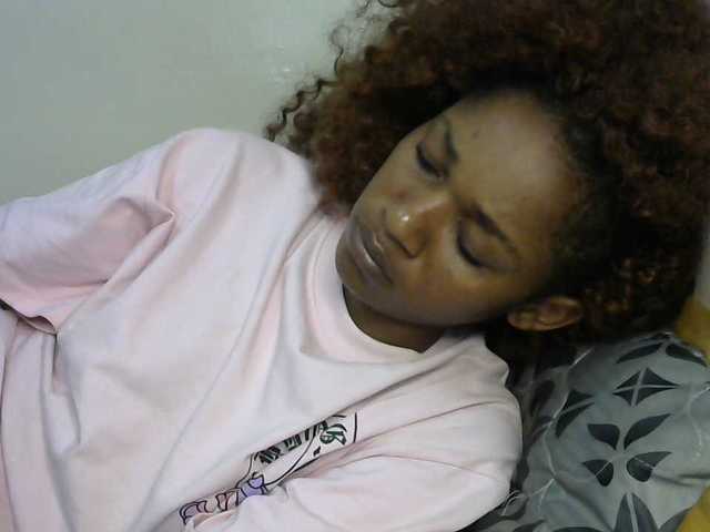 Truegirl2 live cam on BongaCams