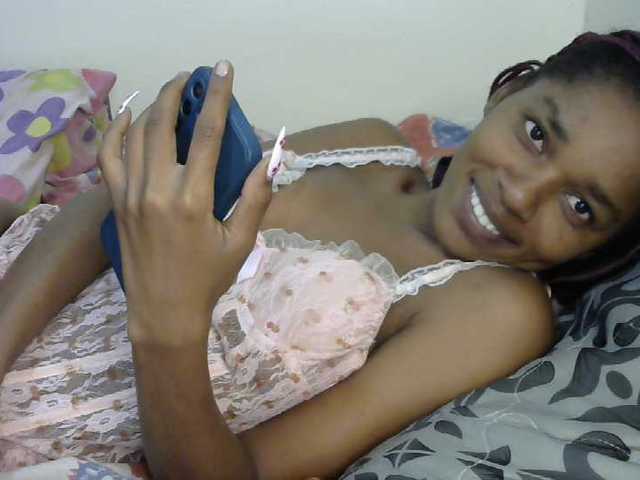 Truegirl2 live cam on BongaCams