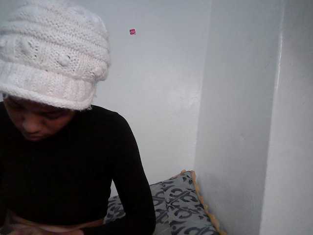 Truegirl2 live cam preview