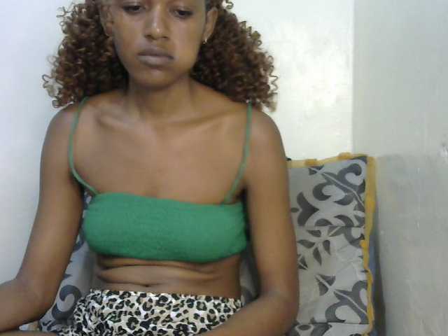 Truegirl2 live cam on BongaCams