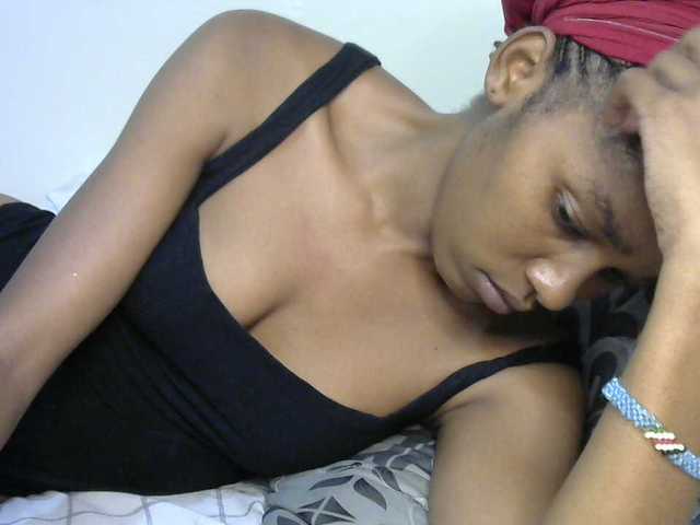 Truegirl2 live cam on BongaCams