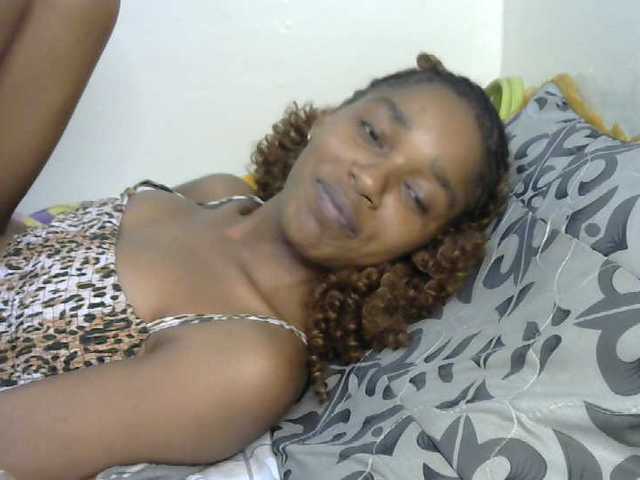 Truegirl2 live cam on BongaCams