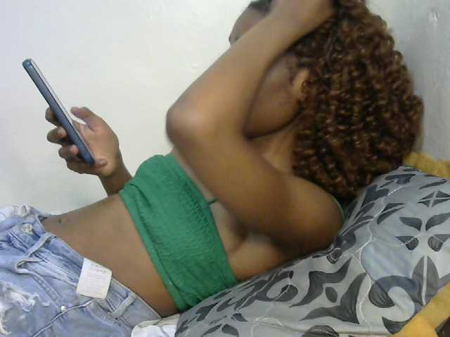Truegirl2 live cam on BongaCams