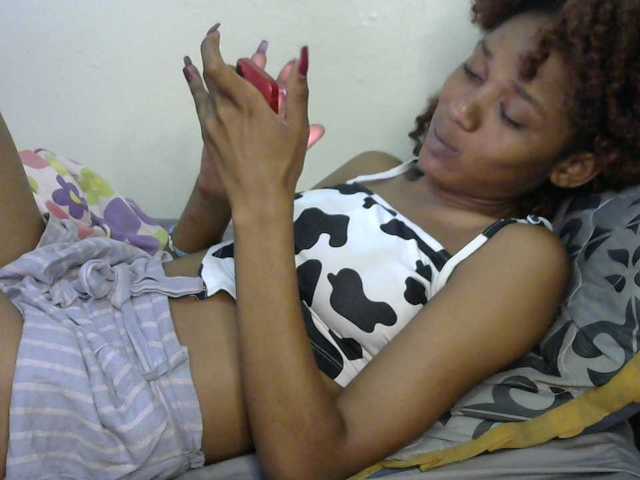 Truegirl2 live cam on BongaCams