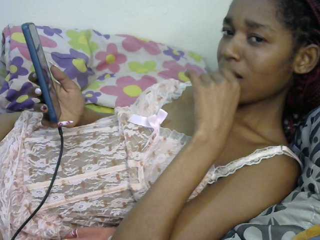 Truegirl2 live cam on BongaCams