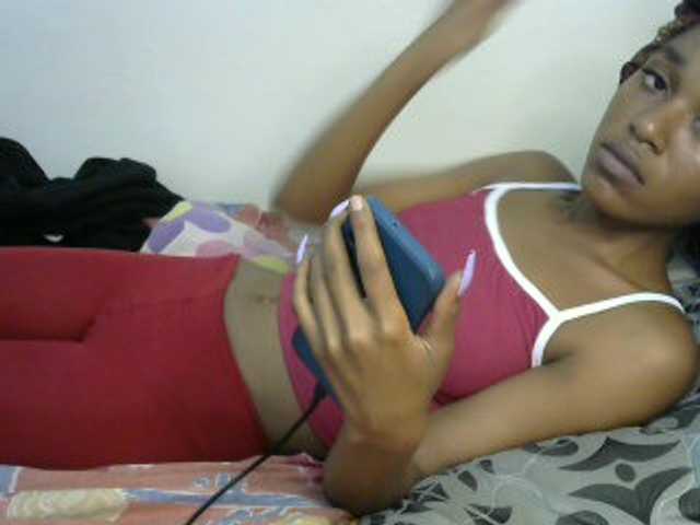 Truegirl2 live cam on BongaCams