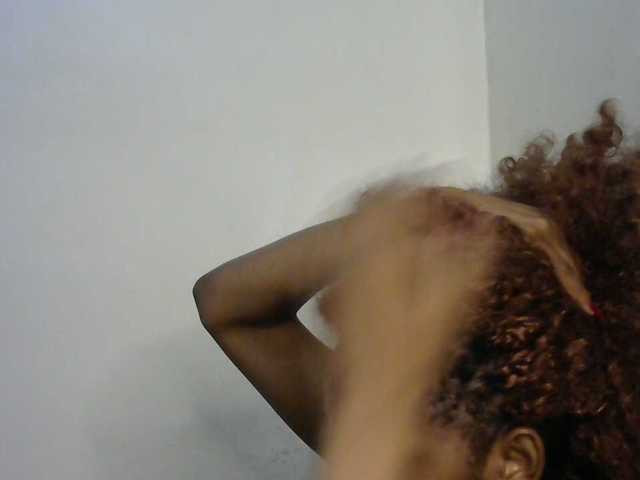 Truegirl2 live cam on BongaCams