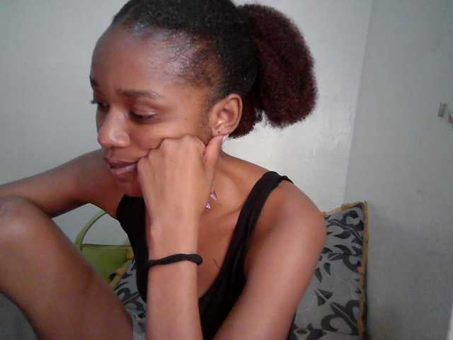 Truegirl2 live cam on BongaCams