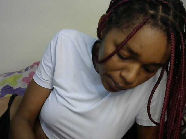 Truegirl2 live cam on BongaCams
