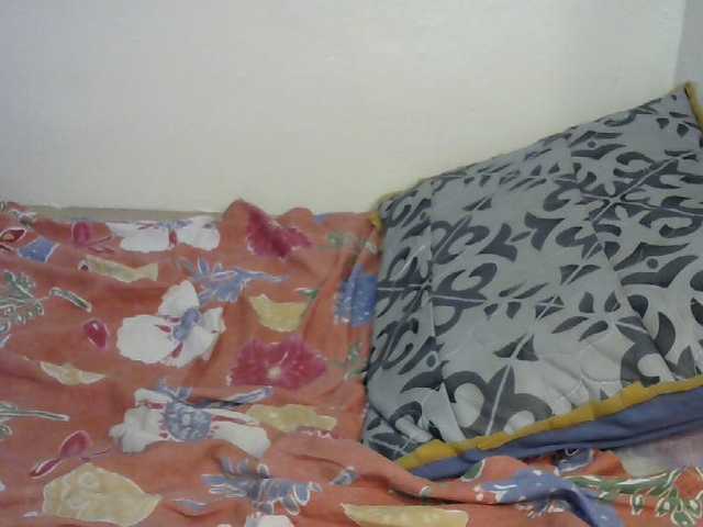 Truegirl2 live cam on BongaCams