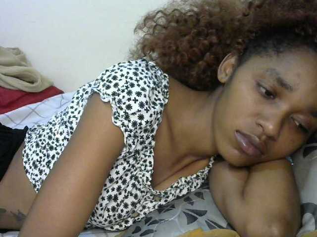 Truegirl2 live cam on BongaCams