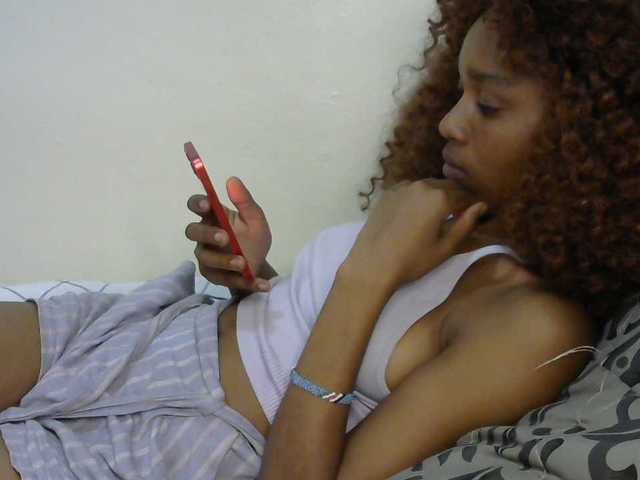 Truegirl2 live cam on BongaCams
