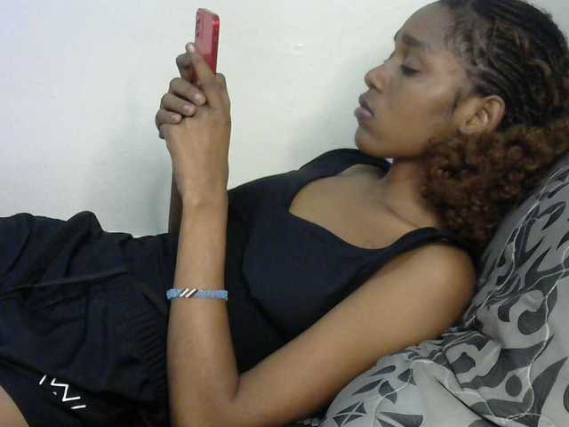 Truegirl2 live cam on BongaCams