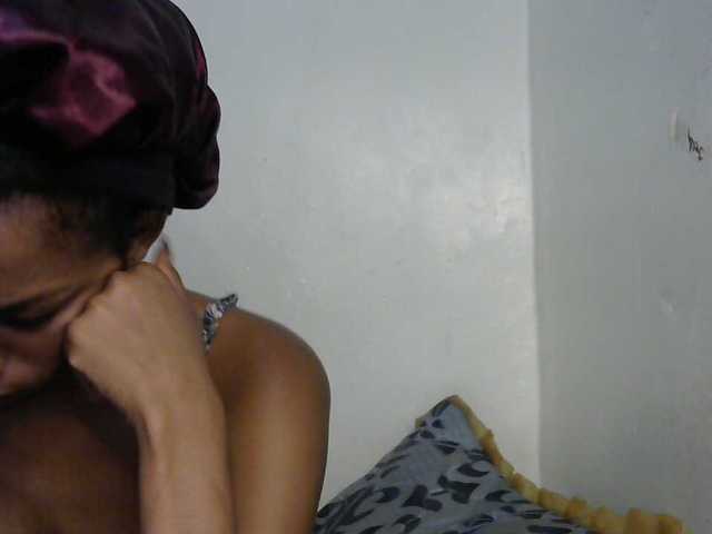 Truegirl2 live cam on BongaCams