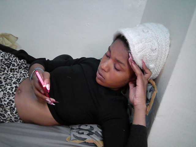 Truegirl2 live cam on BongaCams
