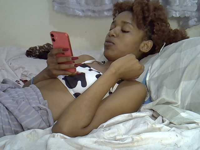 Truegirl2 live cam on BongaCams