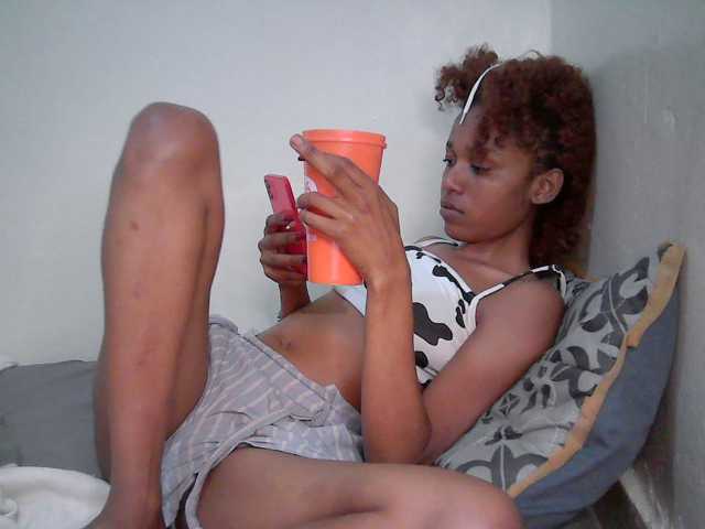 Truegirl2 live cam on BongaCams