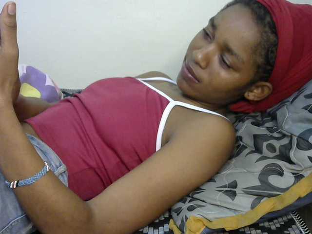 Truegirl2 live cam on BongaCams