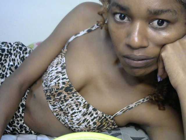 Truegirl2 live cam on BongaCams