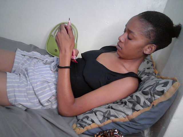 Truegirl2 live cam on BongaCams