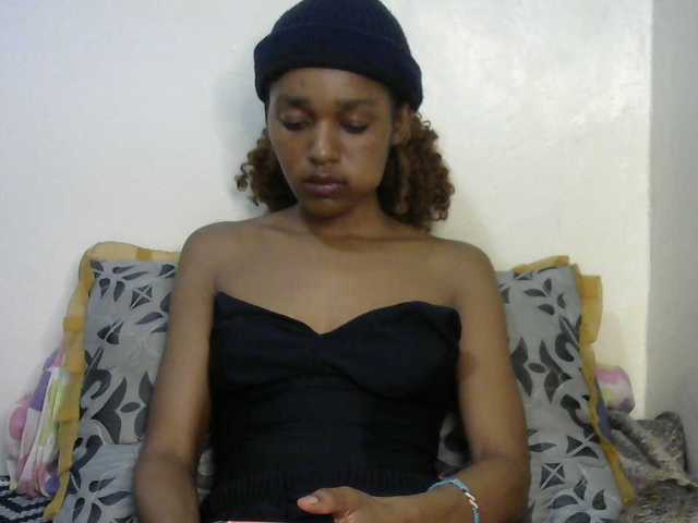 Truegirl2 live cam on BongaCams