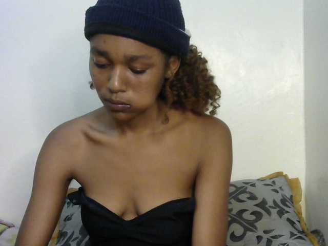 Truegirl2 live cam on BongaCams