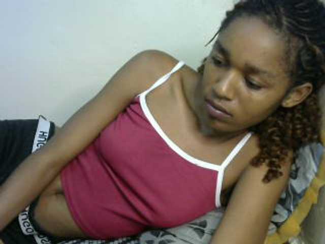Truegirl2 live cam on BongaCams