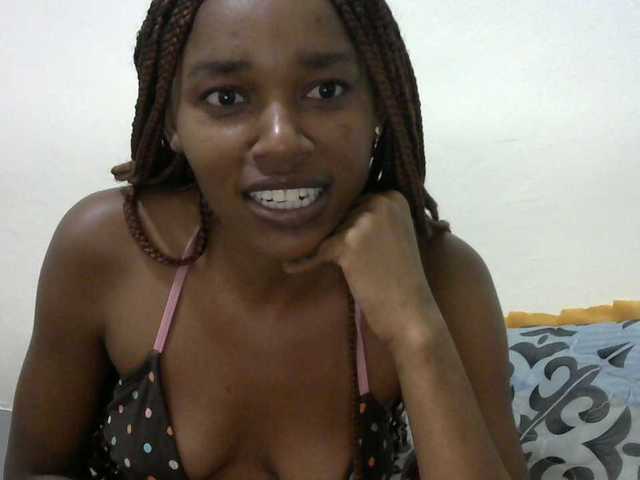 Truegirl2 live cam on BongaCams
