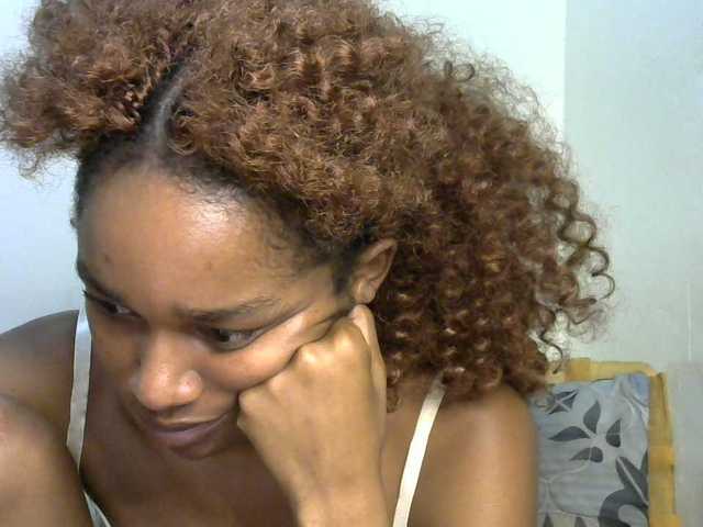 Truegirl2 live cam on BongaCams