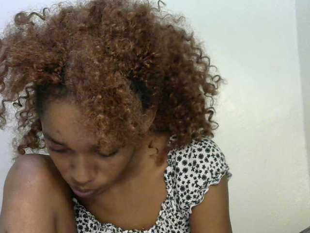 Truegirl2 live cam on BongaCams