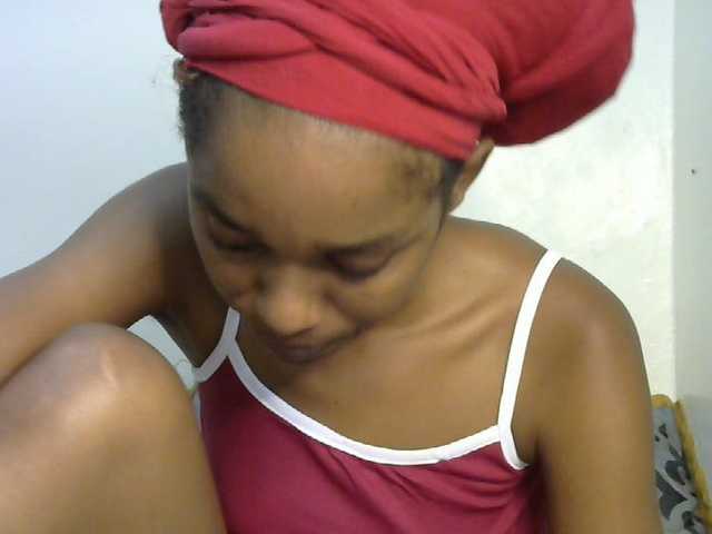 Truegirl2 live cam on BongaCams