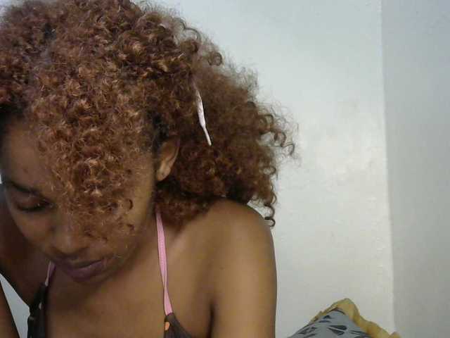 Truegirl2 live cam on BongaCams