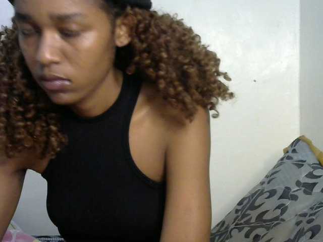 Truegirl2 live cam on BongaCams