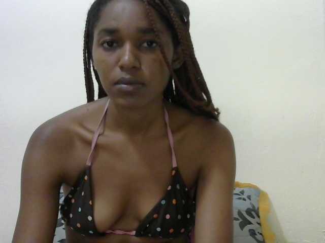 Truegirl2 live cam on BongaCams
