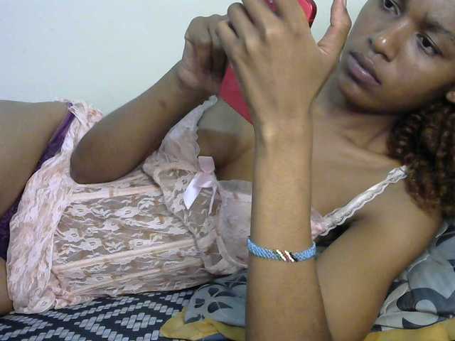 Truegirl2 live cam on BongaCams