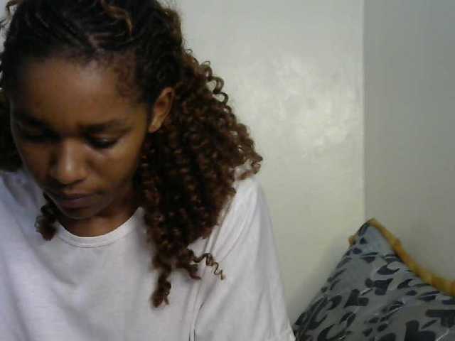 Truegirl2 live cam on BongaCams
