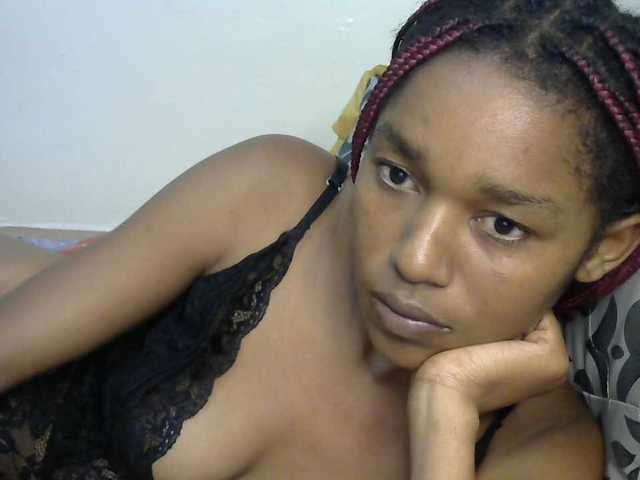 Truegirl2 live cam on BongaCams