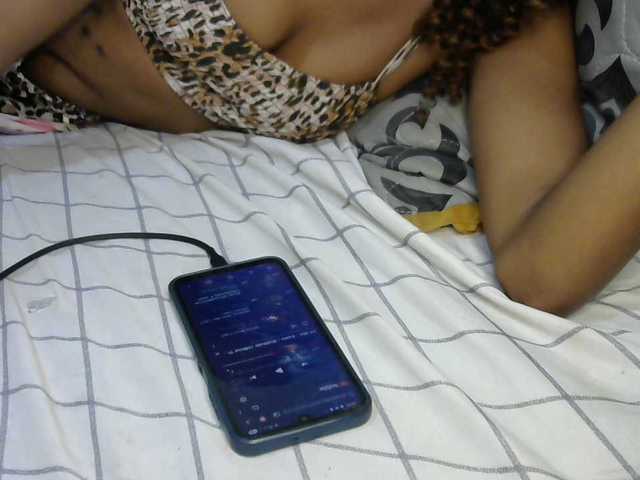 Truegirl2 live cam on BongaCams