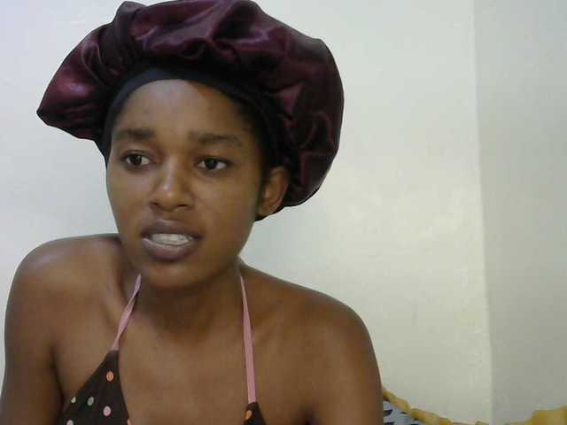 Truegirl2 live cam on BongaCams