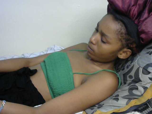 Truegirl2 live cam on BongaCams