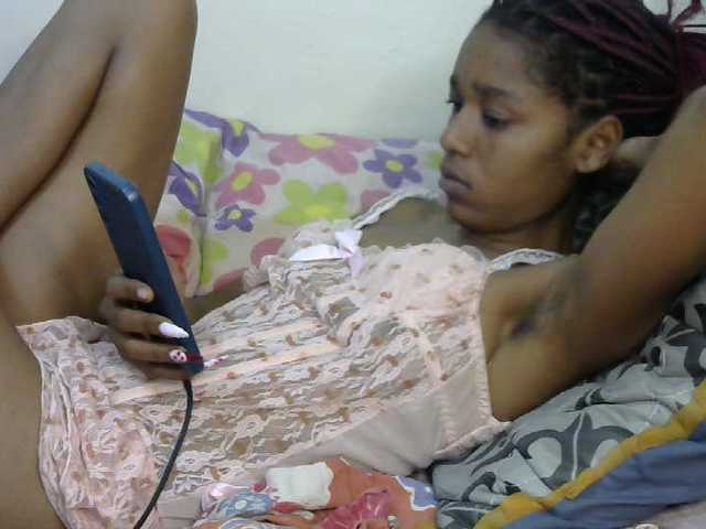 Truegirl2 live cam on BongaCams