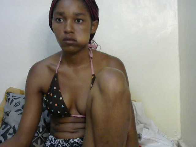 Truegirl2 live cam on BongaCams