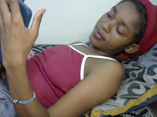 Truegirl2 live cam on BongaCams
