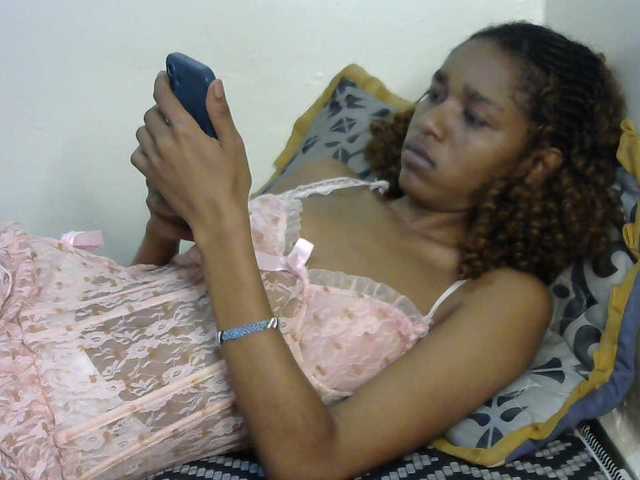 Truegirl2 live cam on BongaCams